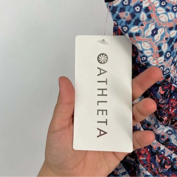 Athleta Chevron dune top size Medium NWT - Picture 6 of 12